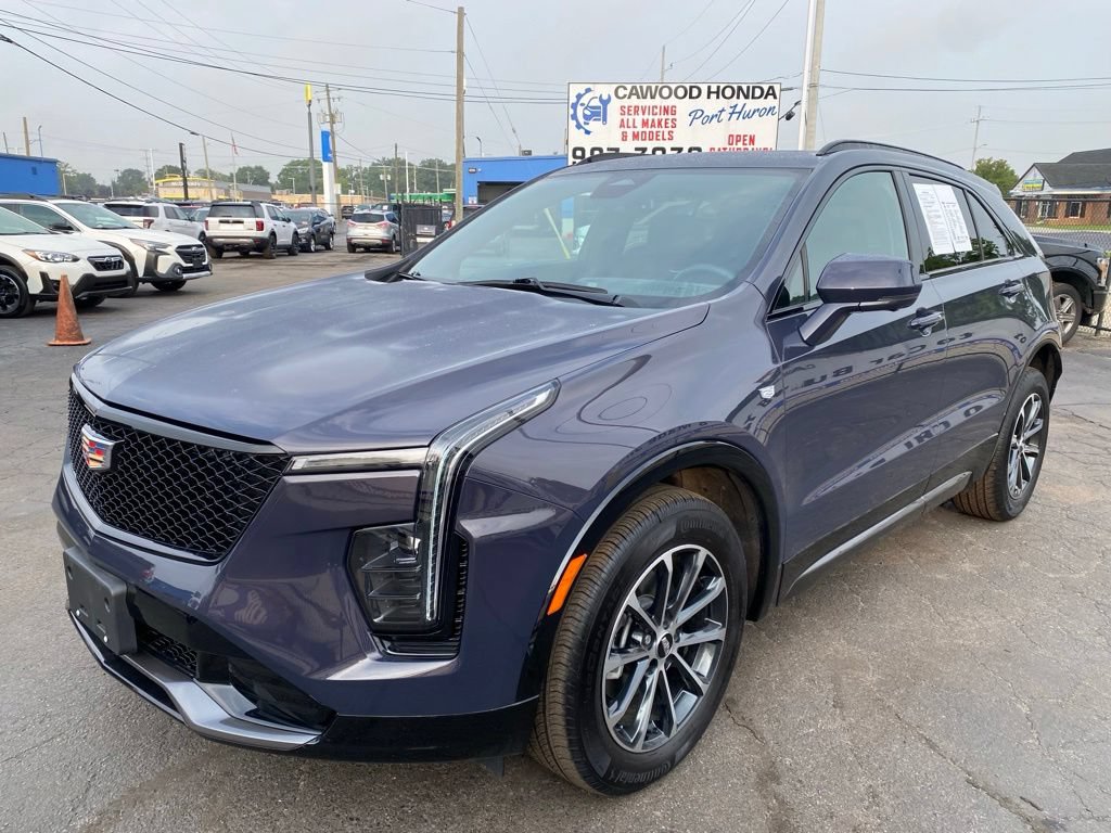 Used 2025 Cadillac XT4 Sport w/ LPO, Floor Liner Package AWD/4WD image 7