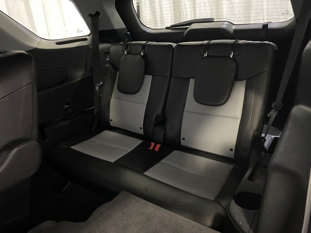 Used 2022 Ford Explorer XLT w/ Equipment Group 202A image 11