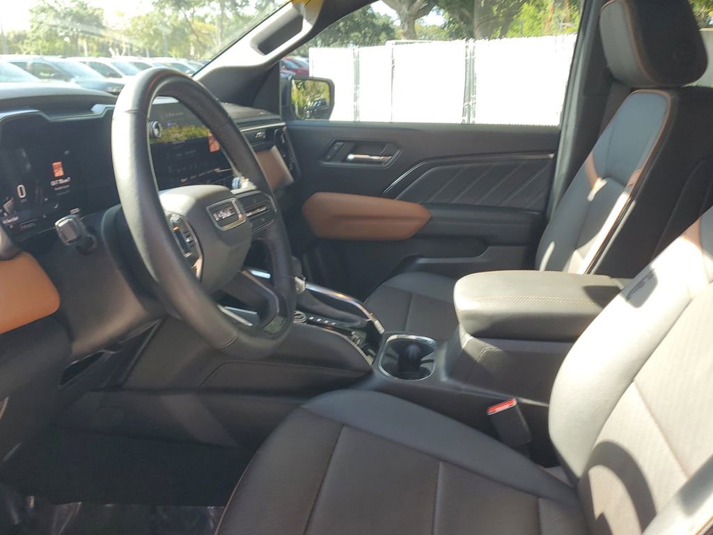 Certified 2025 GMC Canyon AT4 w/ Nightfall Edition AWD/4WD image 21