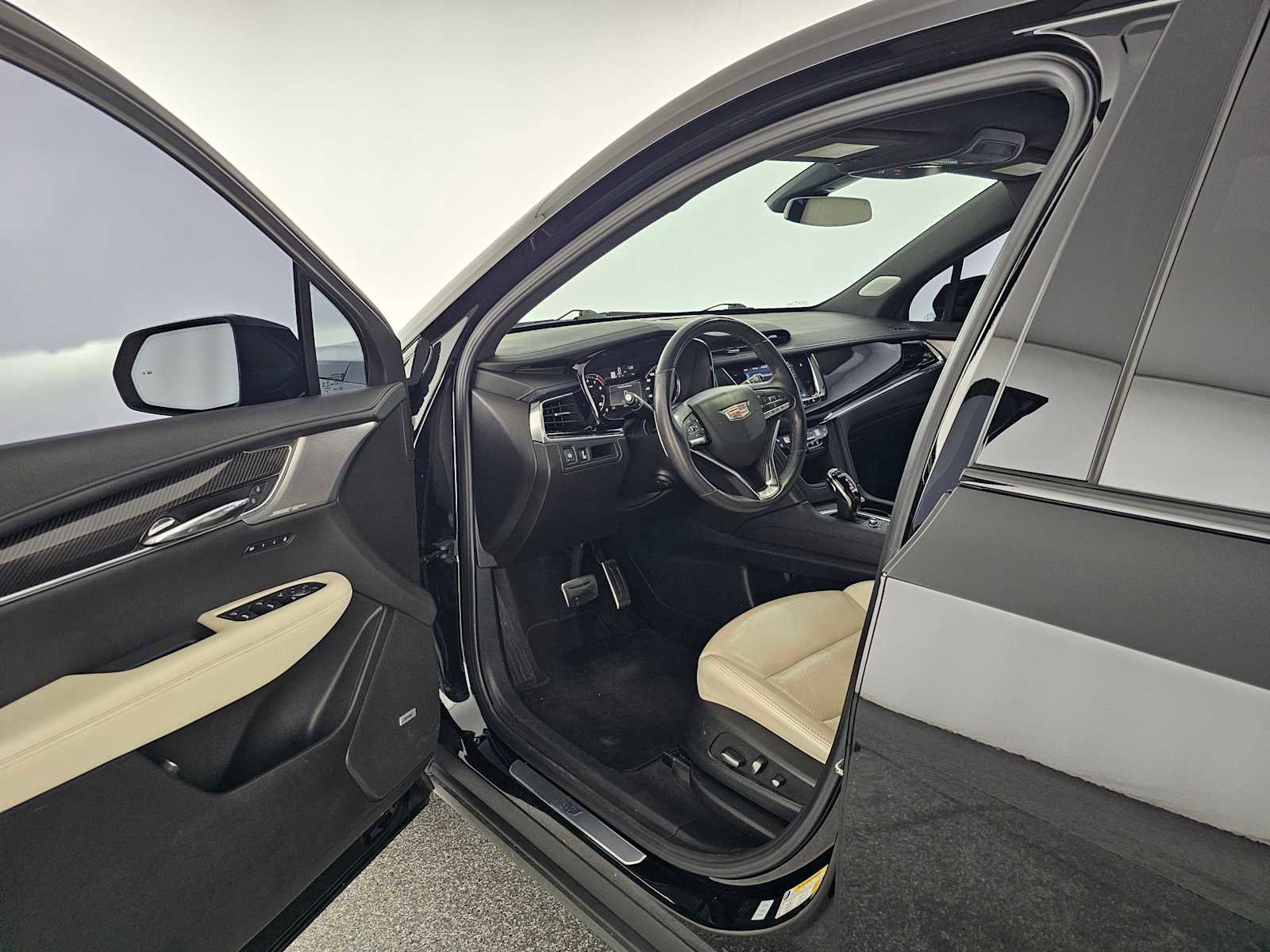 Used 2023 Cadillac XT6 Sport image 22