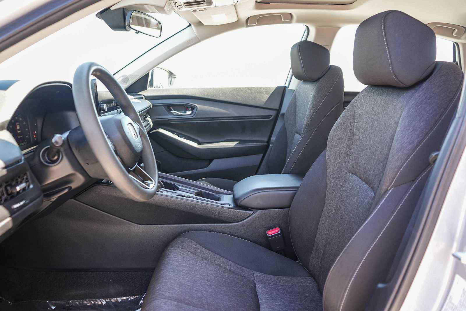 Used 2023 Honda Accord EX image 17