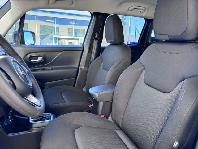 Used 2023 Jeep Renegade Latitude AWD/4WD image 10