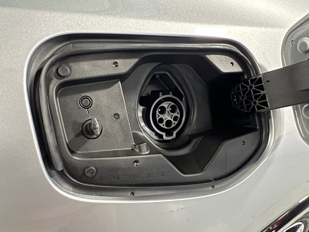 New 2026 Toyota Prius Plug-In Hybrid image 8