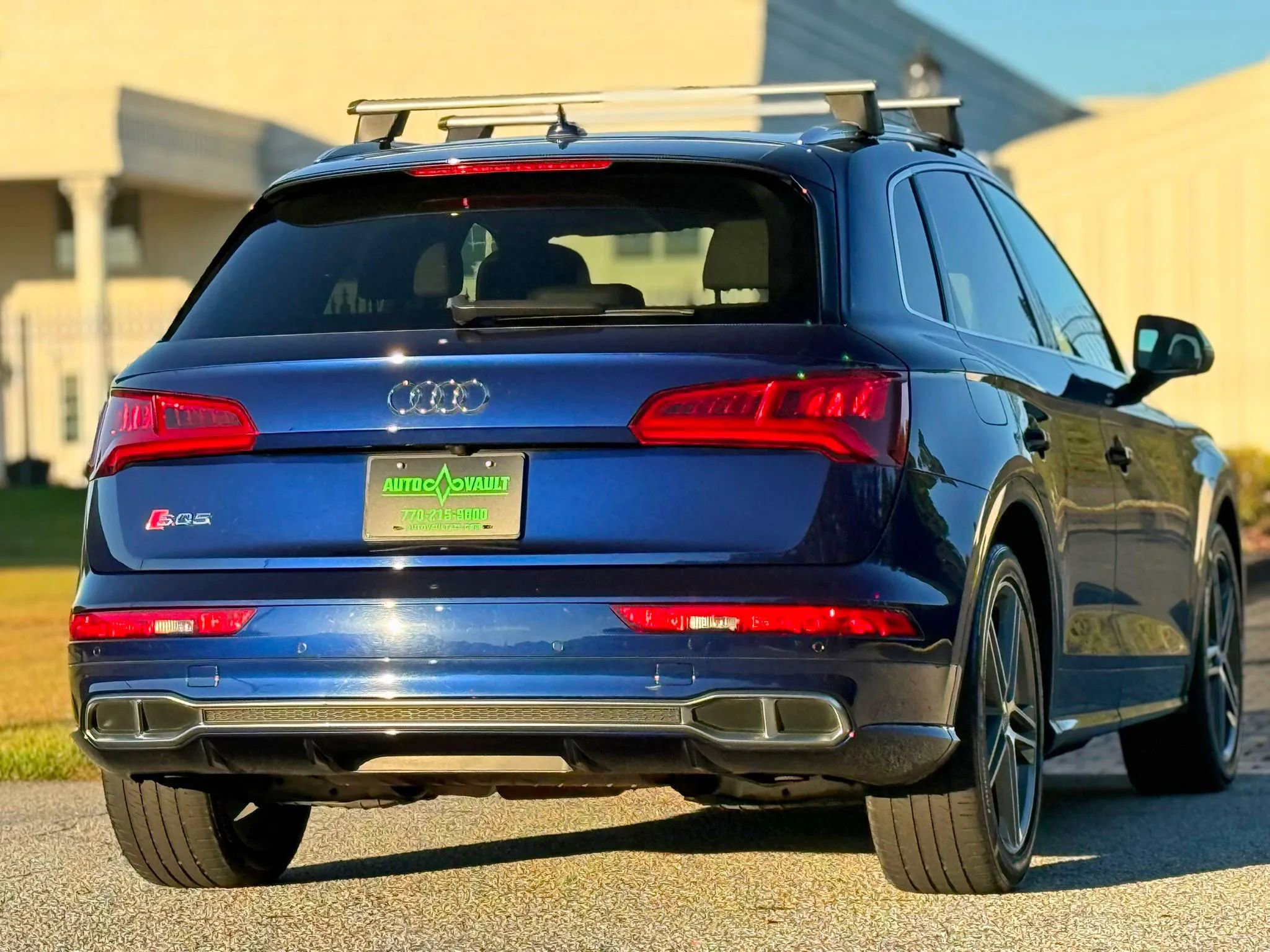 Used 2018 Audi SQ5 Premium Plus w/ S Sport Package image 11