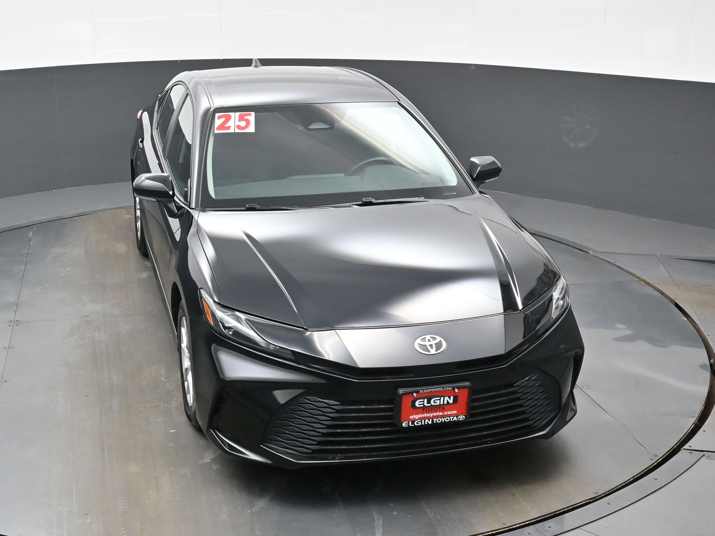 Used 2025 Toyota Camry LE w/ Convenience Package image 35