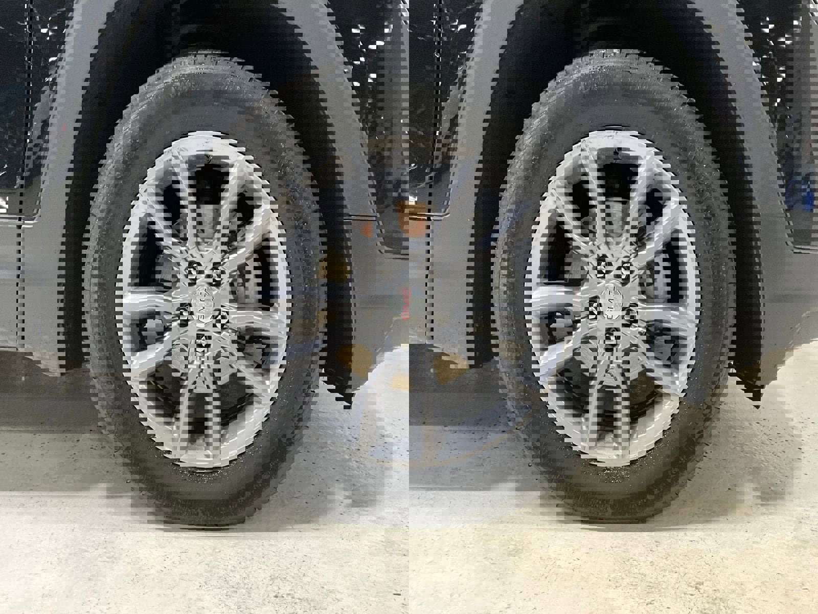 Used 2024 GMC Terrain SLT image 9