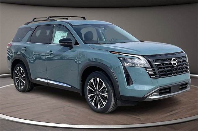 New 2026 Nissan Pathfinder Platinum image 2