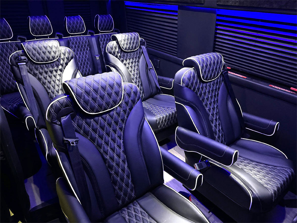 Used 2024 Mercedes-Benz Sprinter 2500 image 5