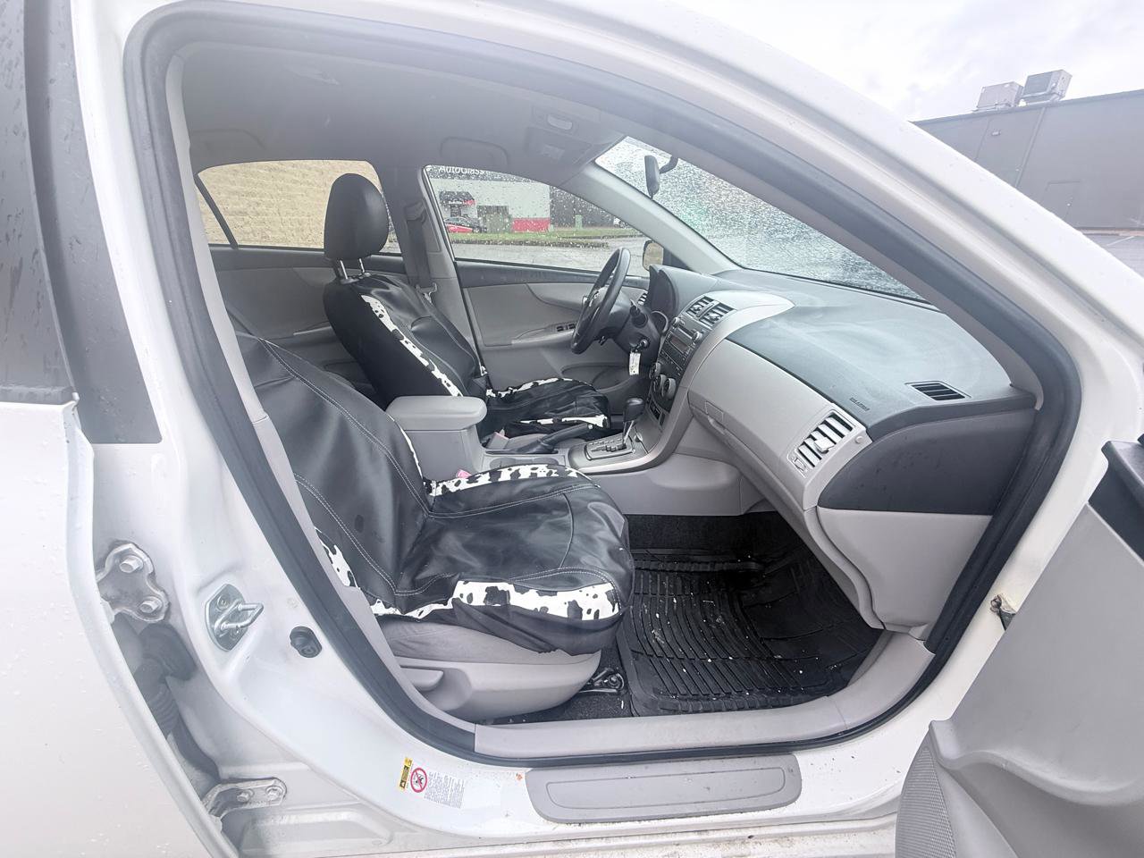Used 2011 Toyota Corolla LE FWD image 11