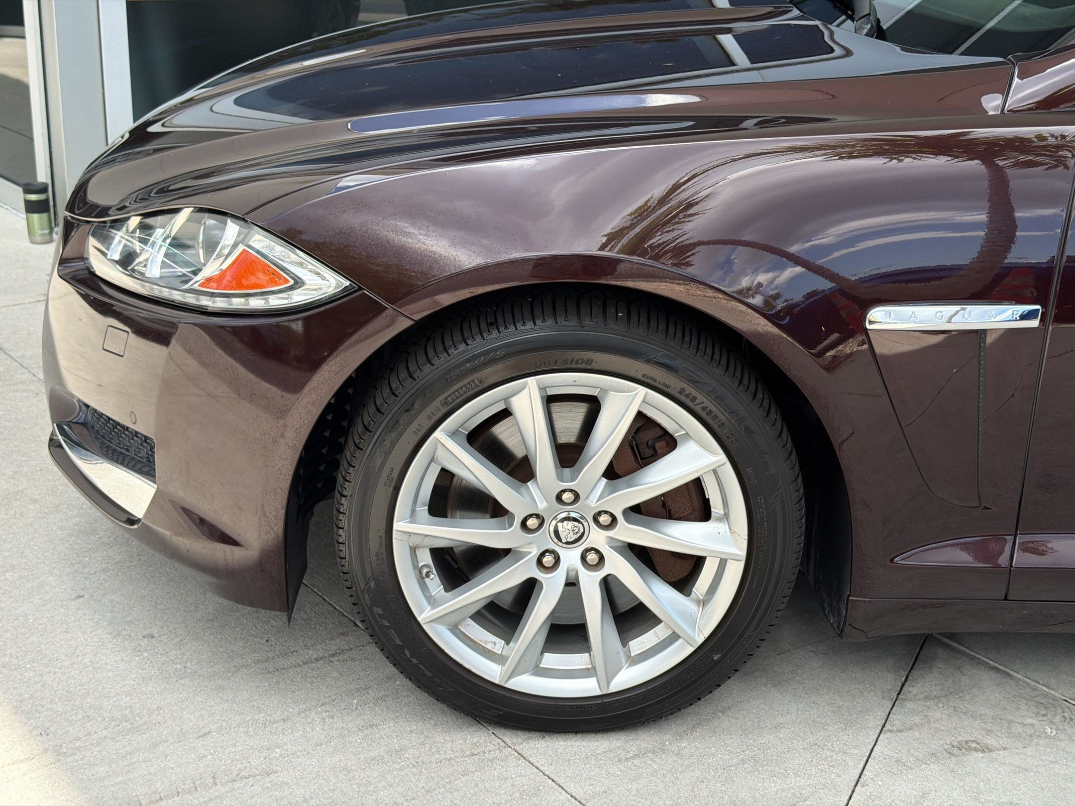 Used 2013 Jaguar XF RWD image 12