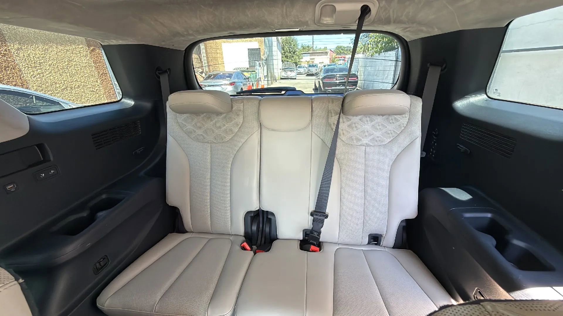 Used 2022 Hyundai Palisade Calligraphy image 29