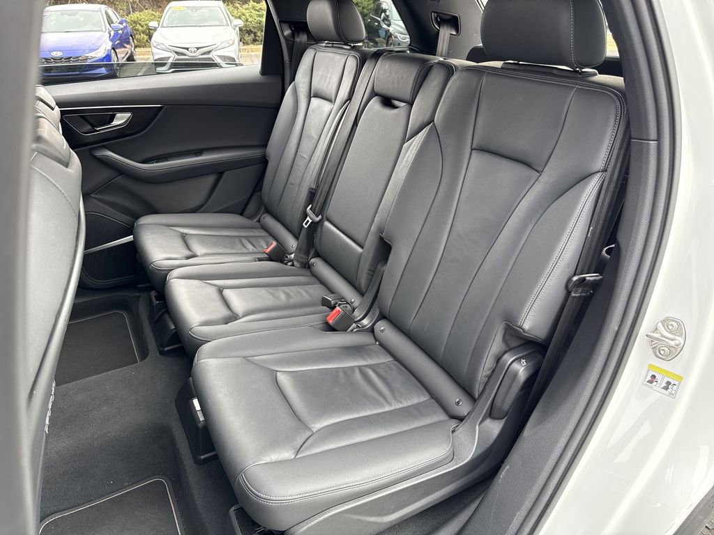 Used 2025 Audi Q7 3.0T Premium Plus image 19