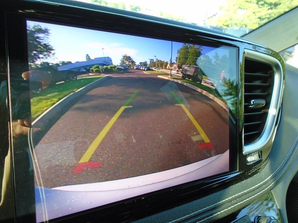 Used 2026 Chrysler Pacifica Limited w/ S Appearance Package FWD image 23