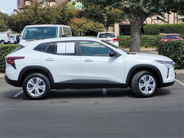 Certified 2025 Chevrolet Trax LS image 4