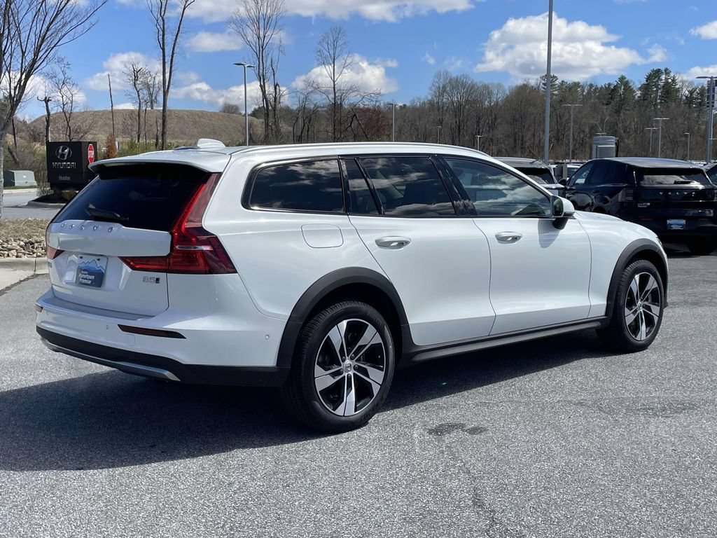 New 2026 Volvo V60 B5 Cross Country Plus w/ Protection Package Premier AWD/4WD image 28