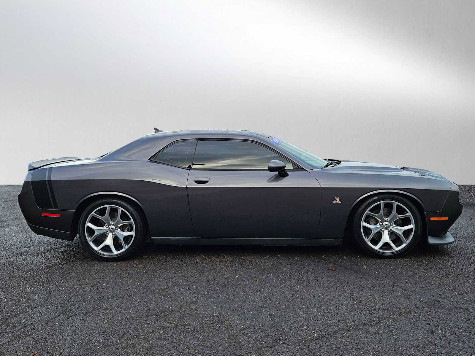 Used 2016 Dodge Challenger R/T Scat Pack w/ Leather Interior Group image 2