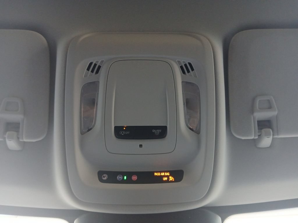 Used 2025 Buick Envision Preferred AWD/4WD image 7