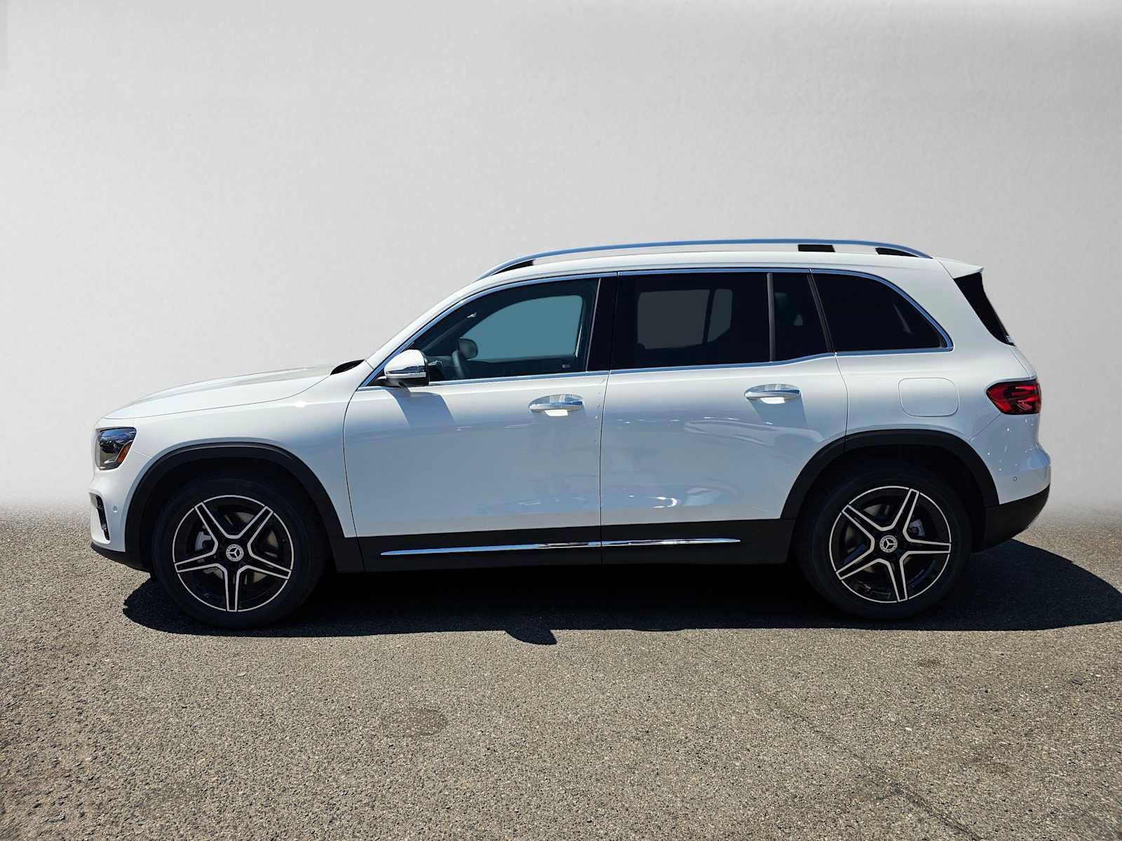 New 2026 Mercedes-Benz GLB 250 image 6