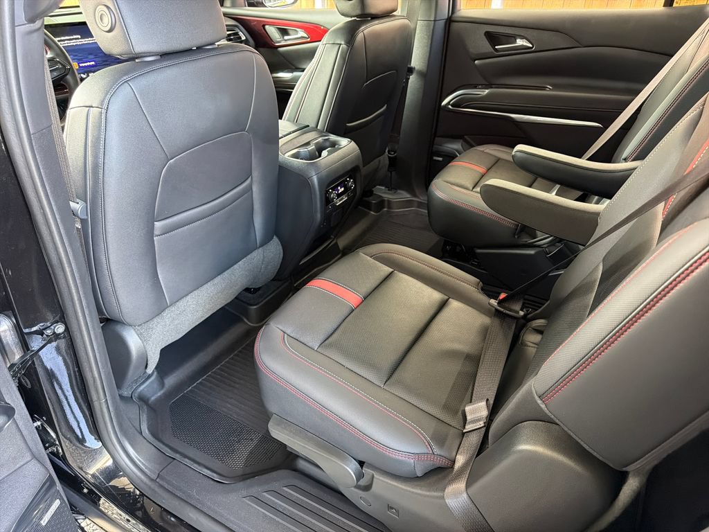 Used 2024 Chevrolet Traverse RS FWD image 33
