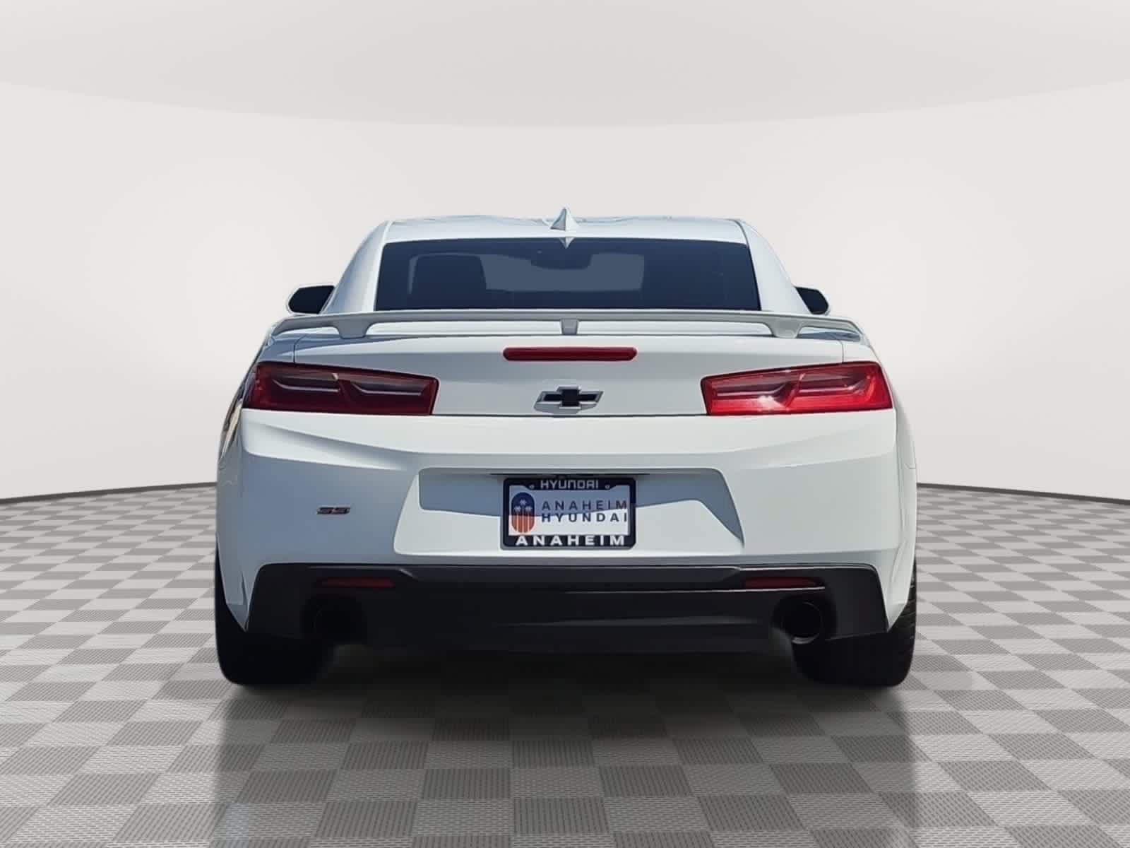 Used 2018 Chevrolet Camaro SS RWD image 8