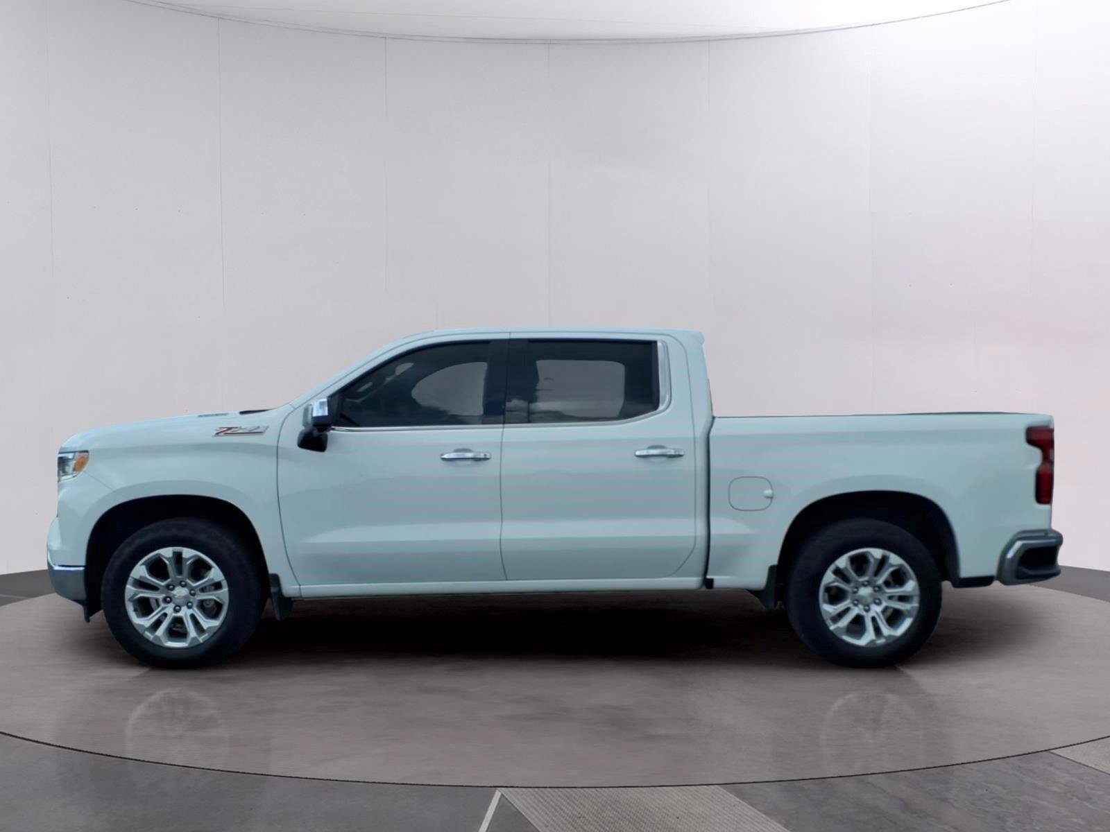 Used 2023 Chevrolet Silverado 1500 LTZ w/ LTZ Premium Package AWD/4WD image 2