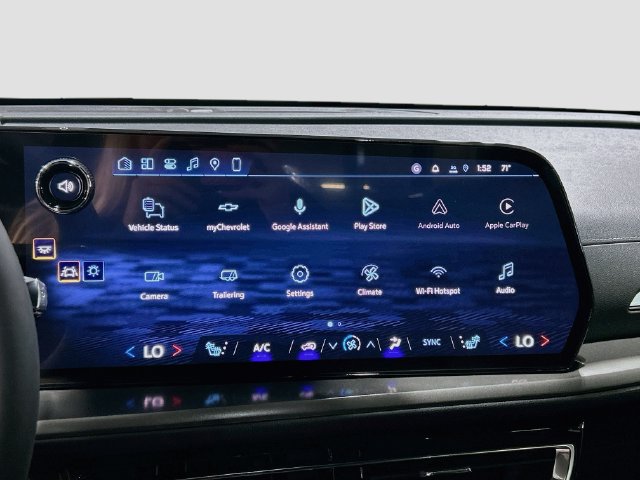New 2027 Chevrolet Traverse LT w/ Sun and Wheel Package FWD image 17