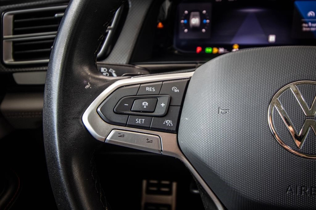 Certified 2024 Volkswagen Atlas Peak Edition SEL AWD/4WD image 37