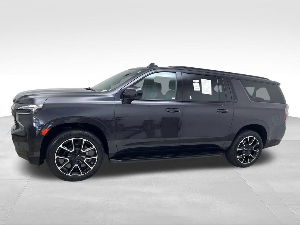 Used 2024 Chevrolet Suburban RST AWD/4WD image 2