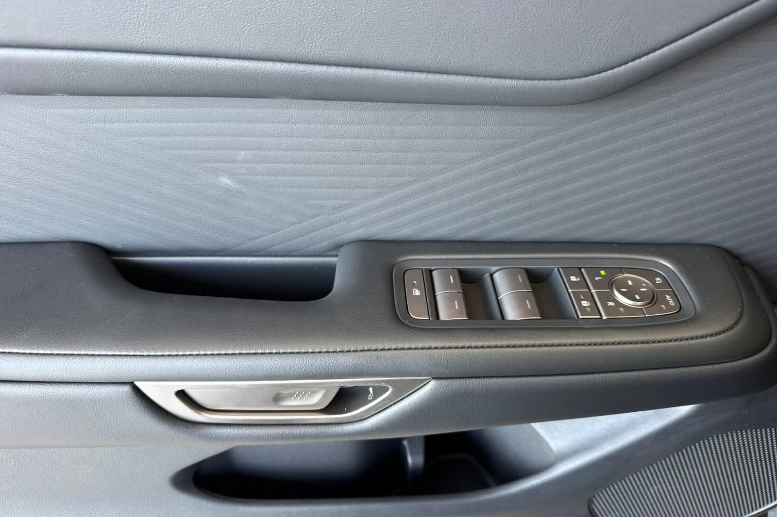 New 2026 Lexus ES 350e FWD image 12