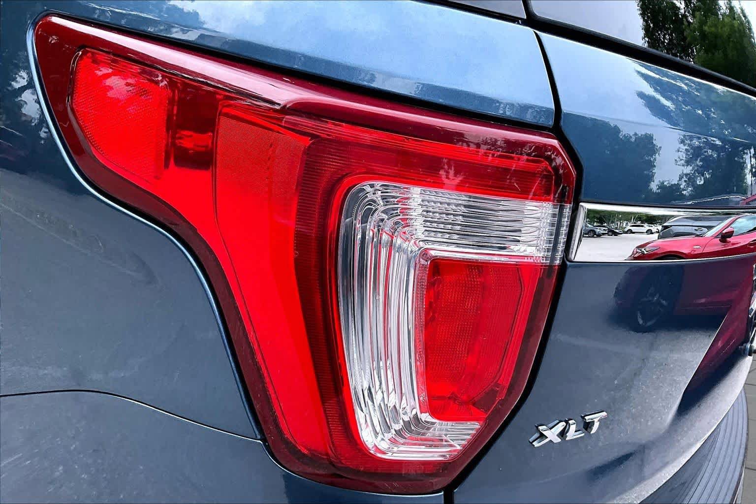 Used 2018 Ford Explorer XLT FWD image 29