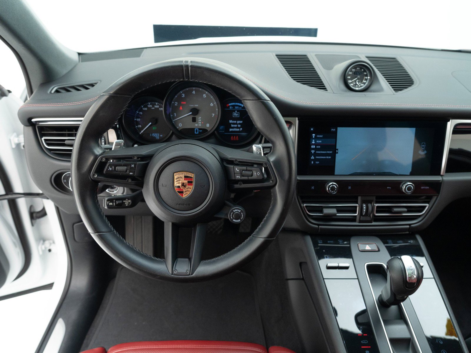 Certified 2024 Porsche Macan S image 32