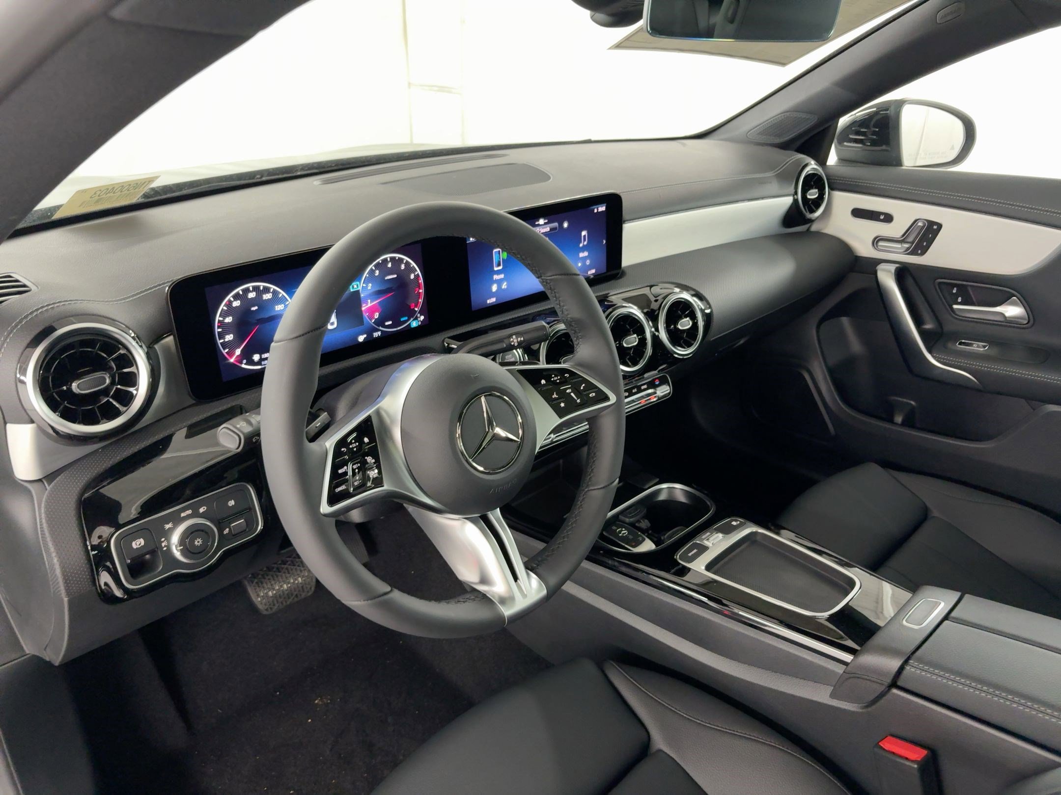 Used 2026 Mercedes-Benz CLA 250 image 4