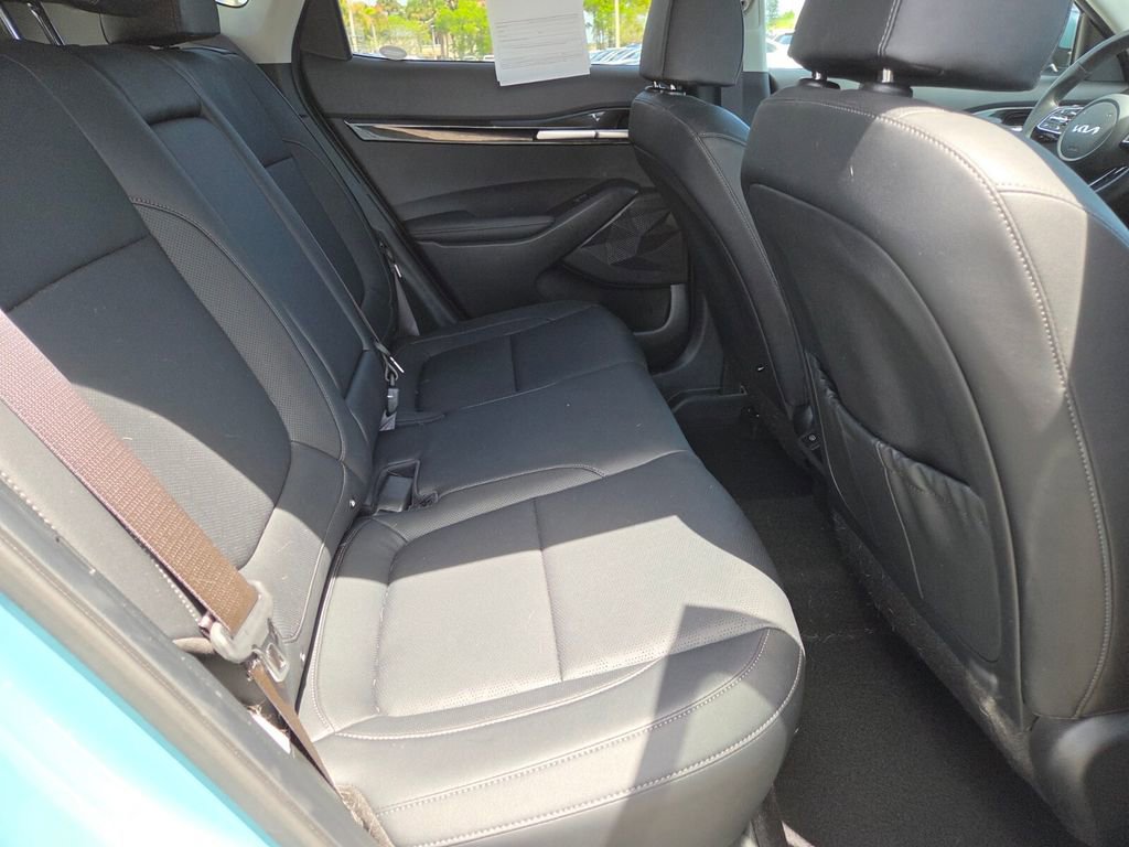 Used 2025 Kia Seltos EX image 13