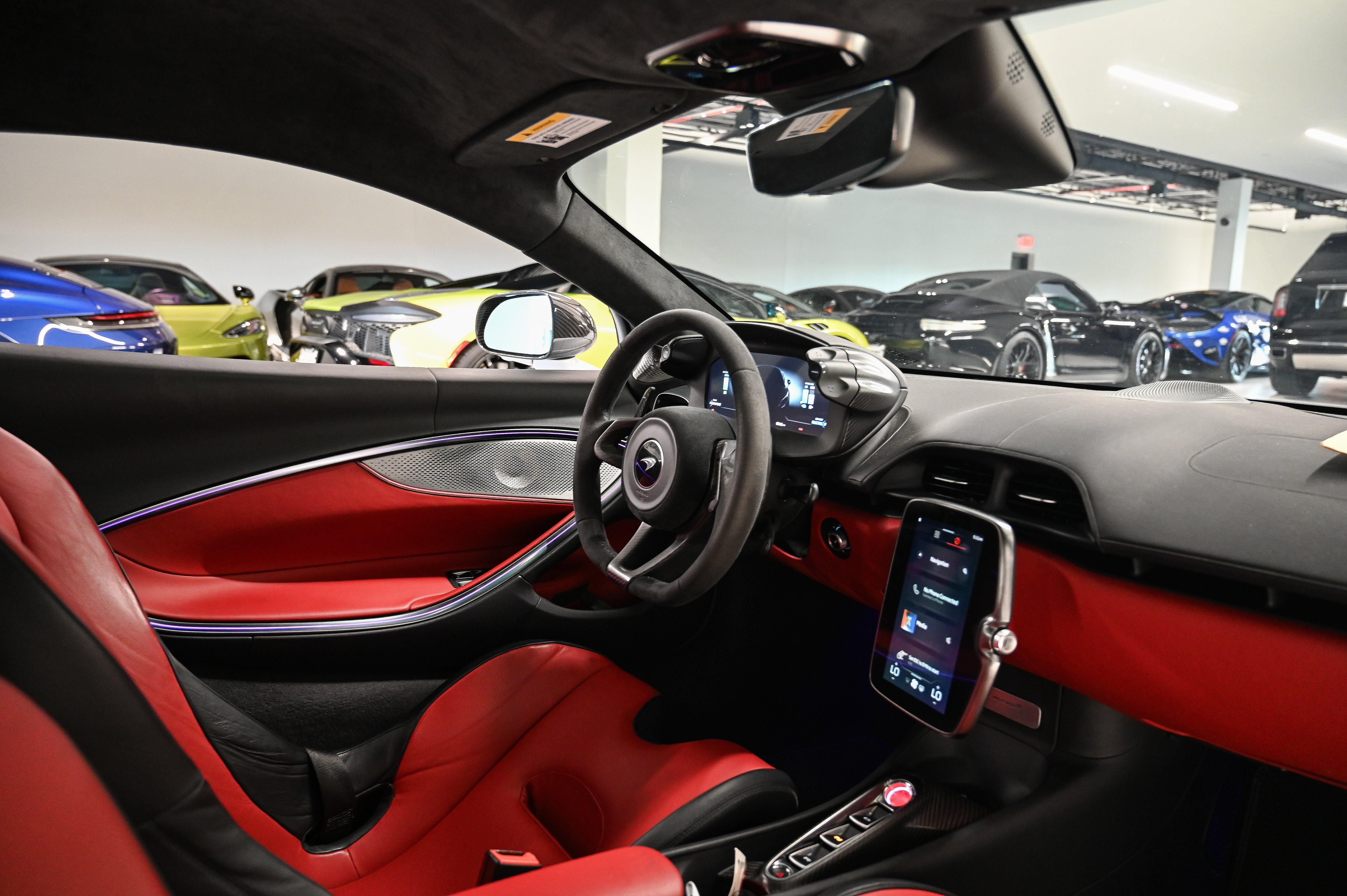 Used 2023 McLaren Artura RWD image 27