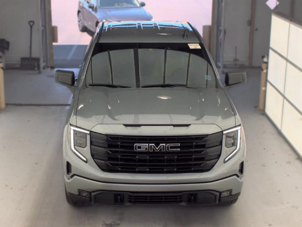 Used 2024 GMC Sierra 1500 Elevation AWD/4WD image 3