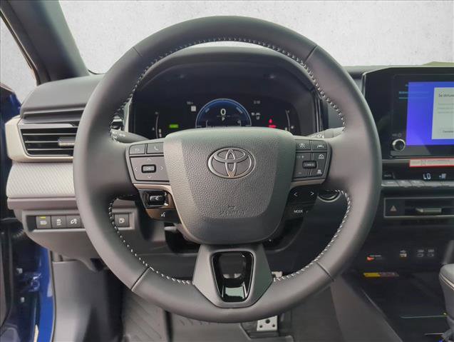 Used 2026 Toyota Camry SE FWD image 14