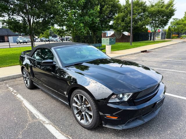 Used 2011 Ford Mustang GT Premium w/ 402A Rapid Spec Order Code RWD image 2