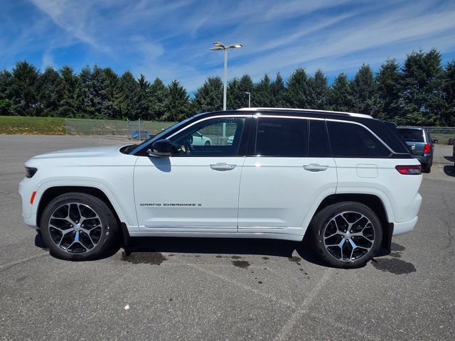 Used 2023 Jeep Grand Cherokee Summit AWD/4WD image 14
