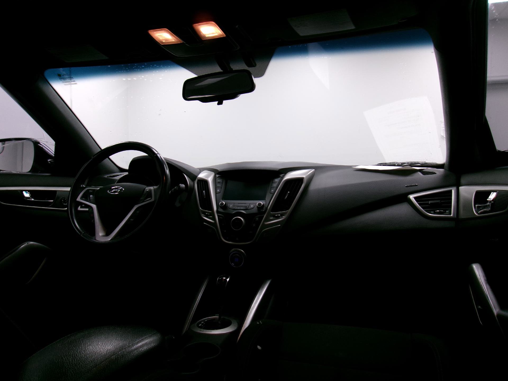 Used 2017 Hyundai Veloster Value Edition image 3