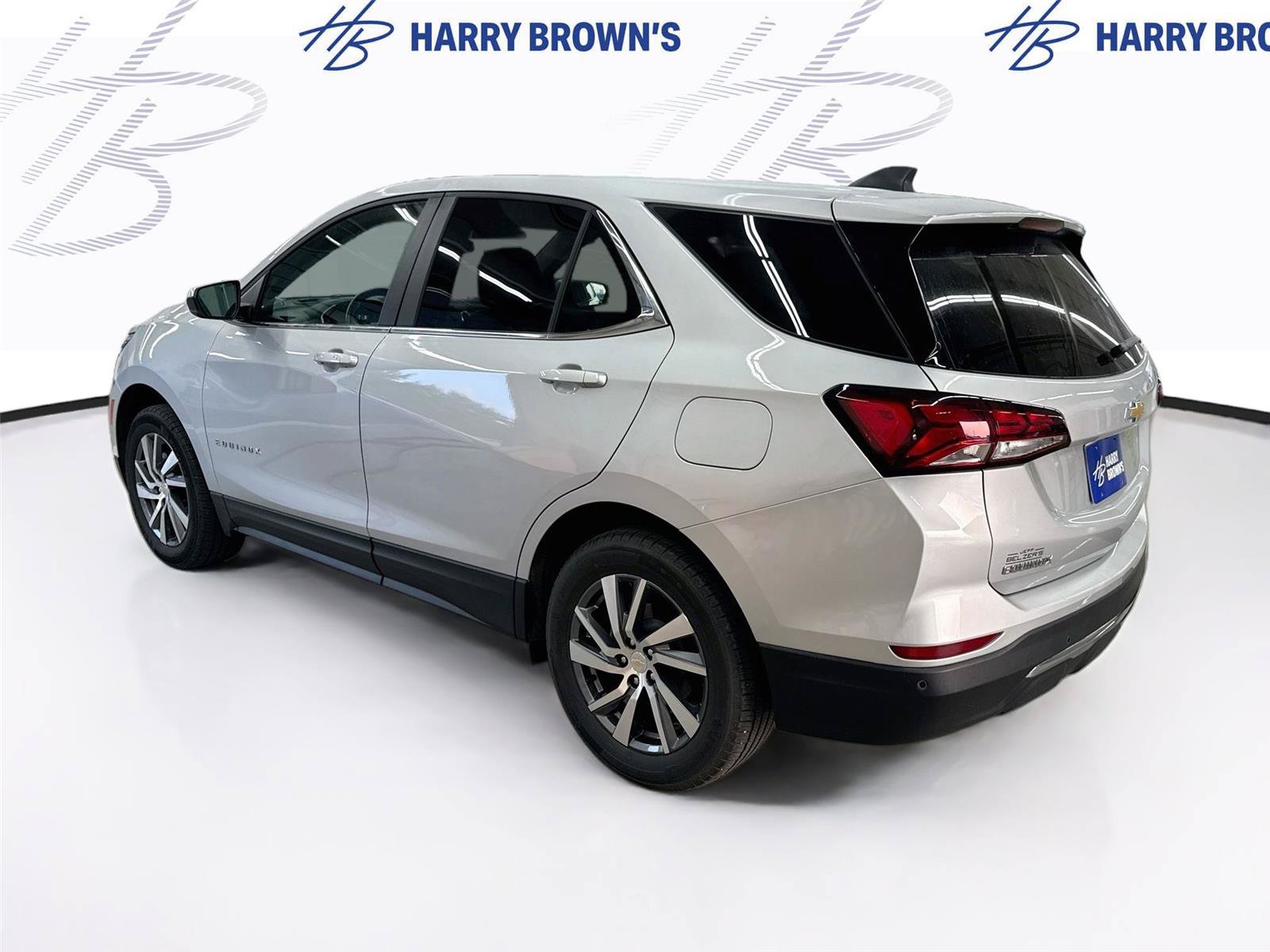 Used 2022 Chevrolet Equinox LT AWD/4WD image 2