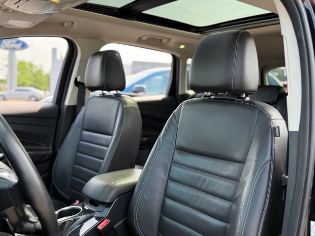 Used 2016 Ford Escape Titanium w/ Equipment Group 301A AWD/4WD image 14