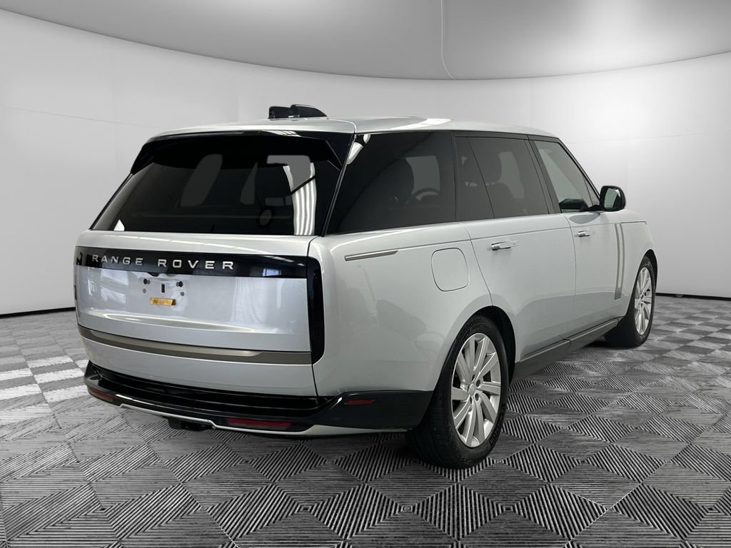 Used 2024 Land Rover Range Rover Long Wheelbase SE AWD/4WD image 5