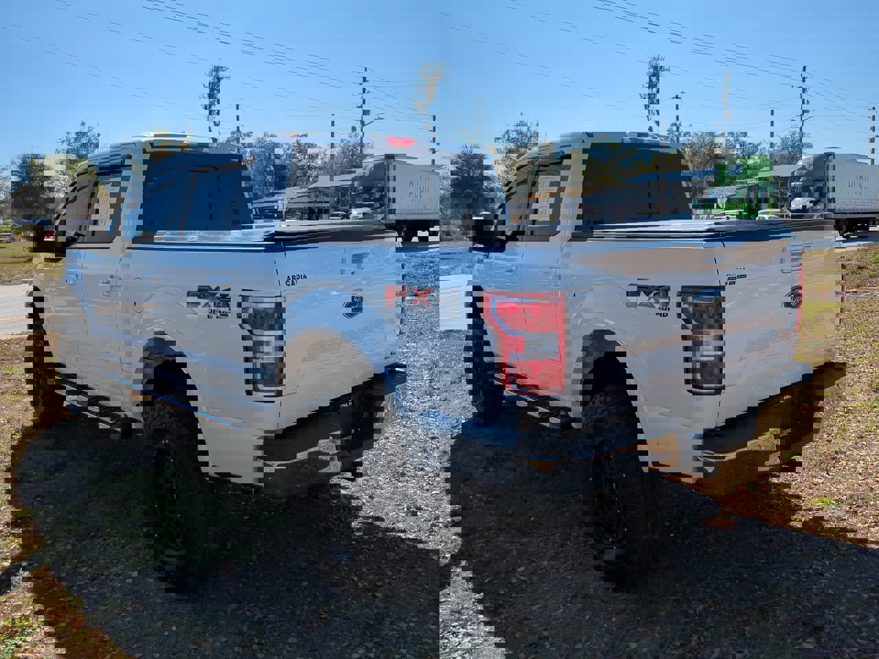 Used 2018 Ford F150 Lariat w/ Trailer Tow Package image 6