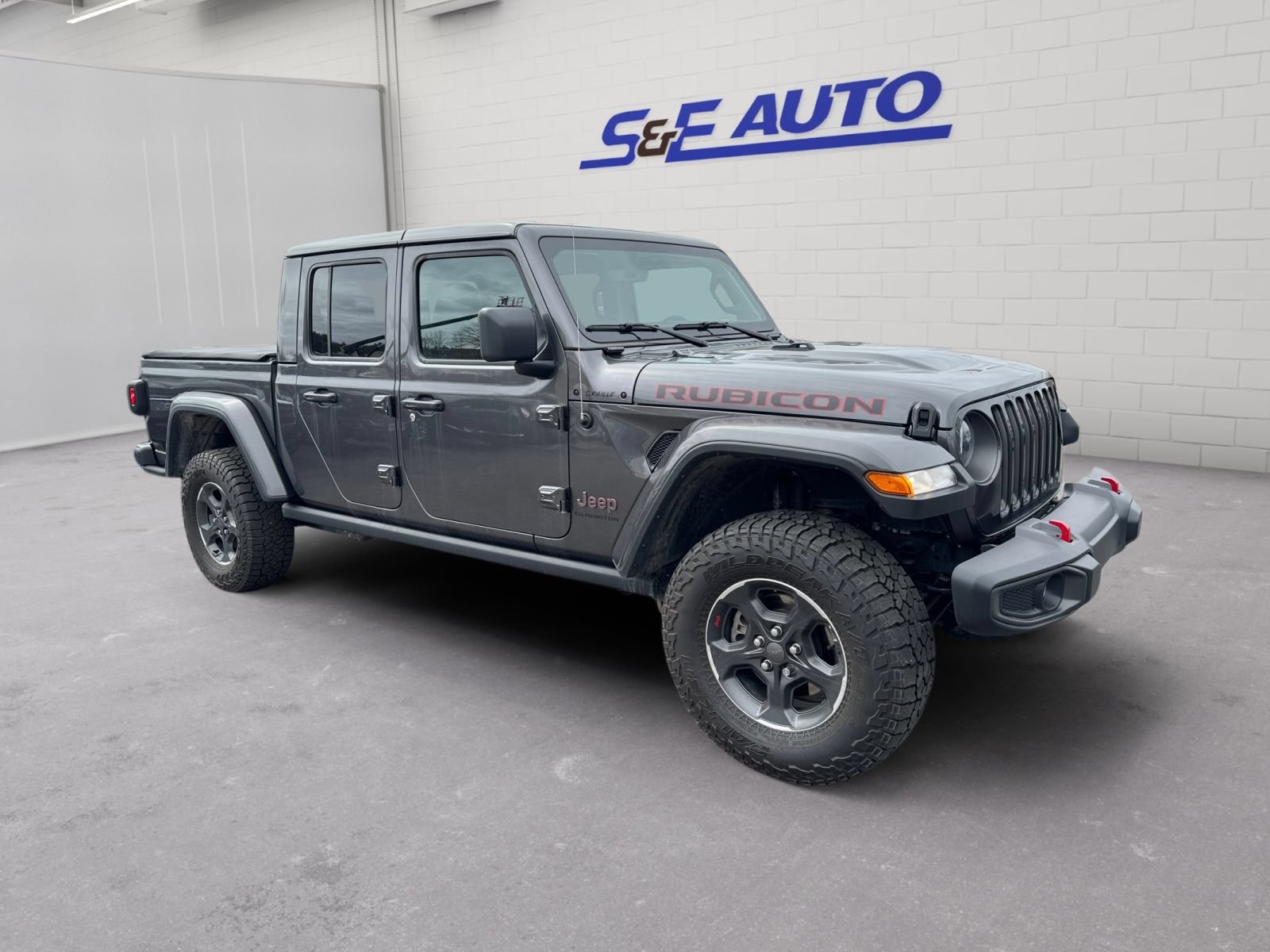 Used 2023 Jeep Gladiator Rubicon w/ Dual Top Group AWD/4WD image 7