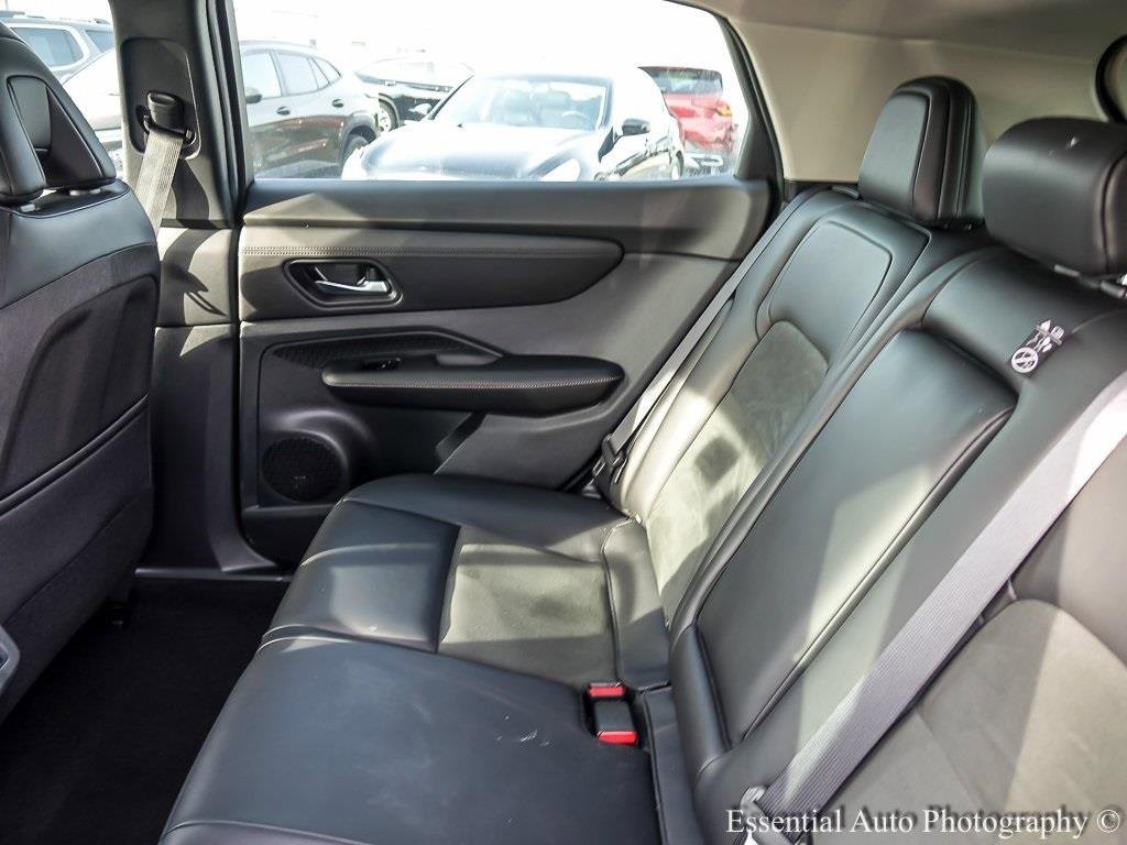 Used 2023 Nissan Ariya AWD image 11