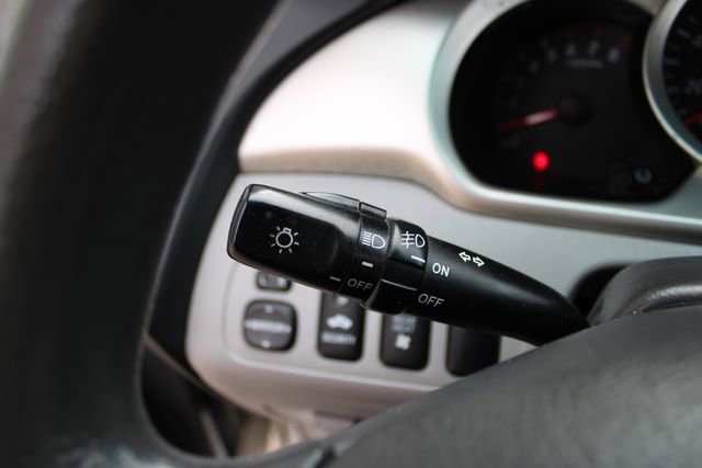 Used 2005 Toyota Highlander V6 image 5