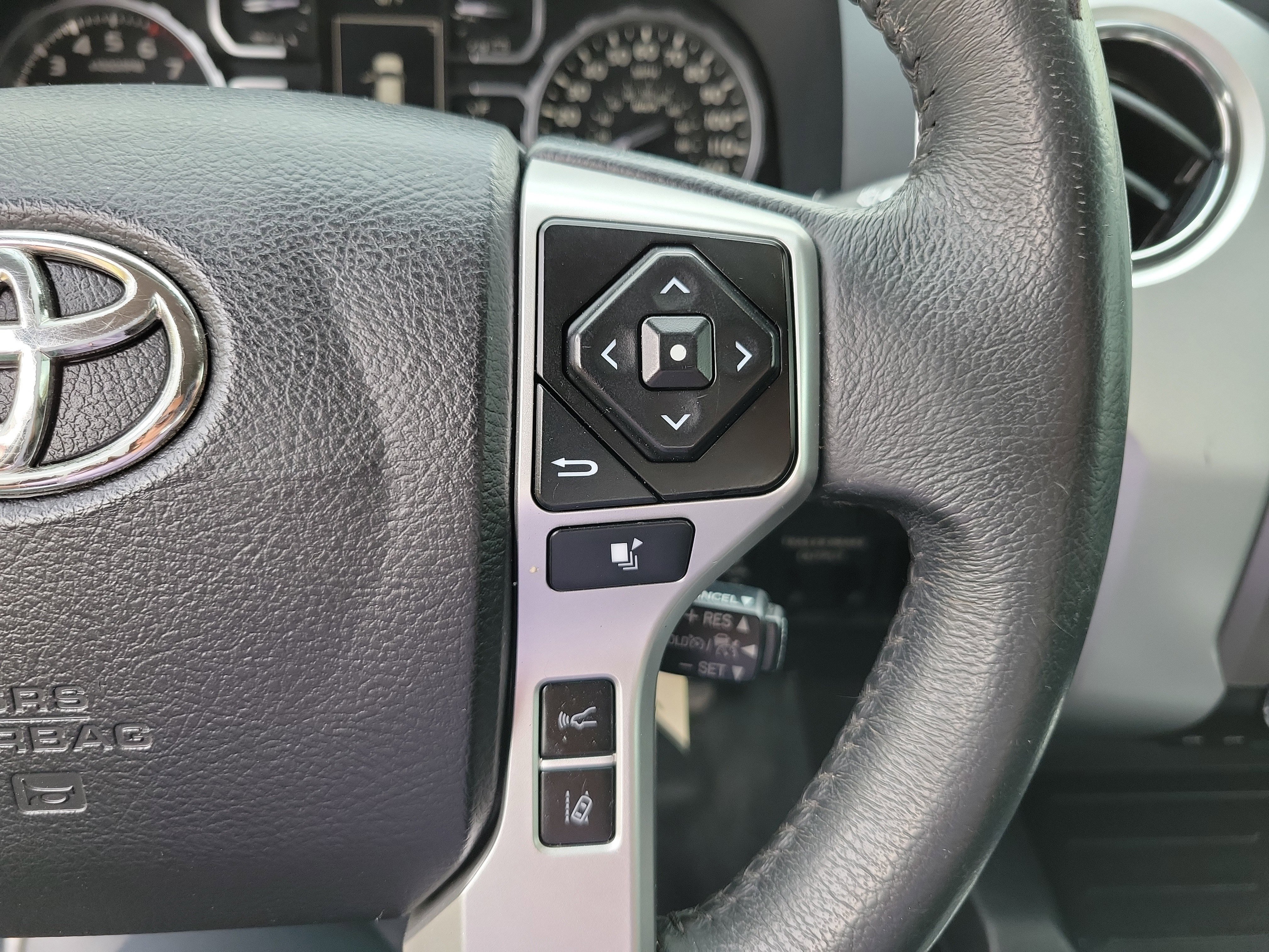 Used 2021 Toyota Tundra SR5 w/ SR5 Leather Package image 15