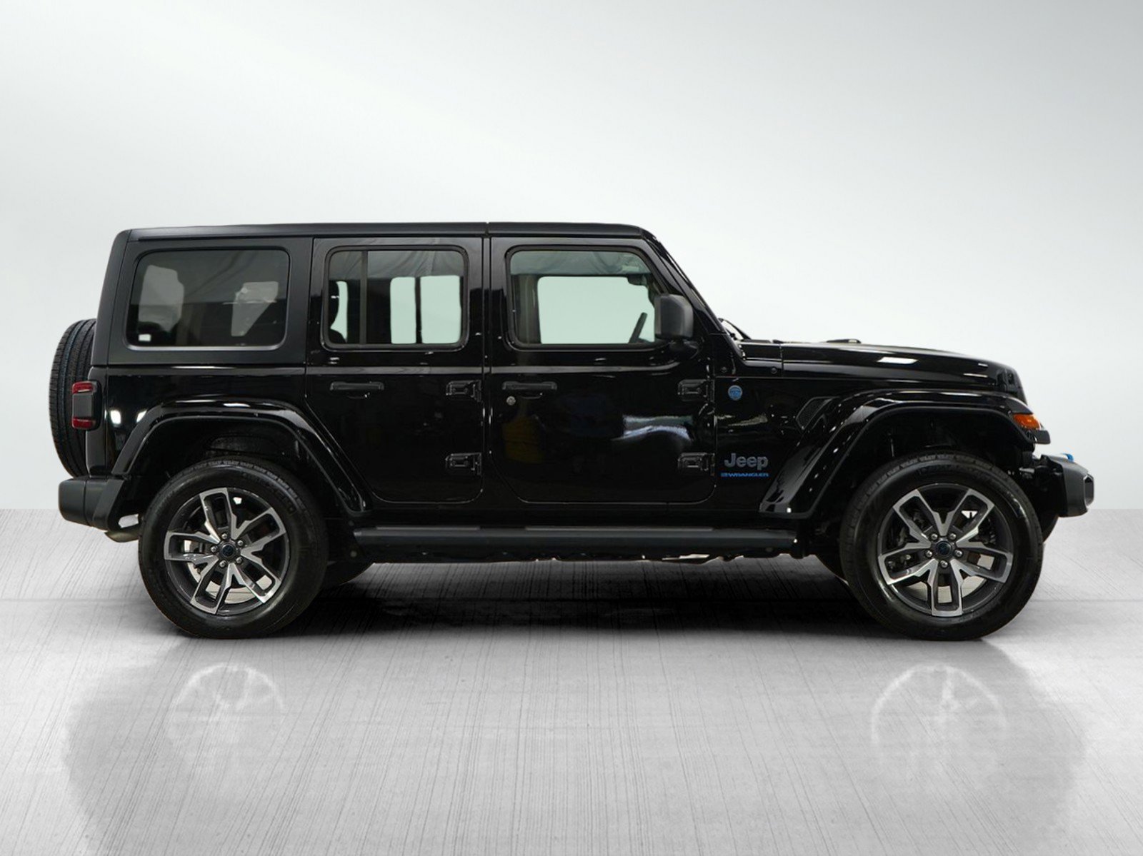 Used 2024 Jeep Wrangler Unlimited w/ Convenience Group AWD/4WD image 6