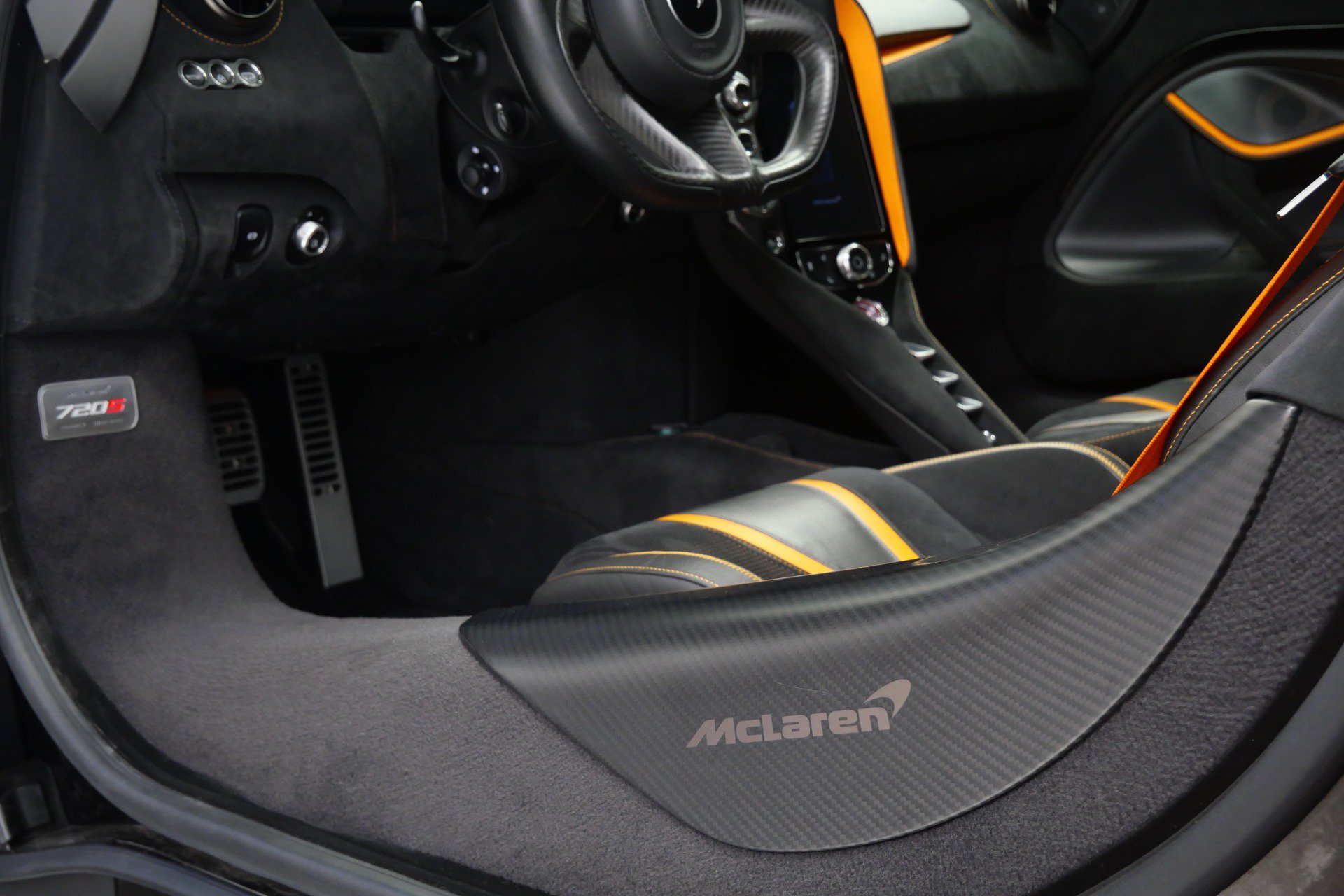 Used 2022 McLaren 720S Performance RWD image 16