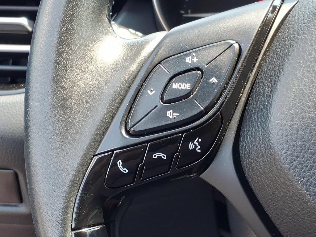Used 2020 Toyota C-HR XLE FWD image 12